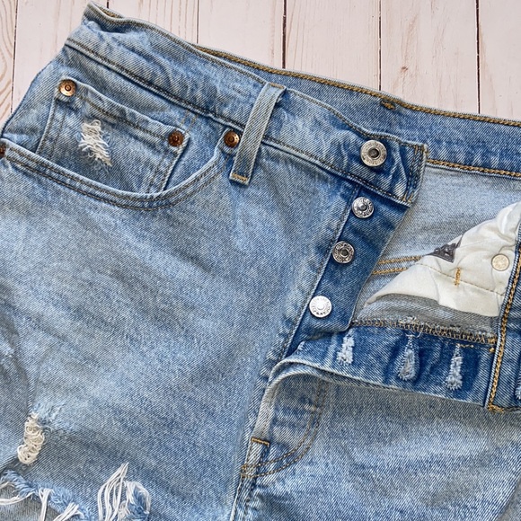 Levi’s 501 Cutoff Denim Shorts - Picture 3 of 13